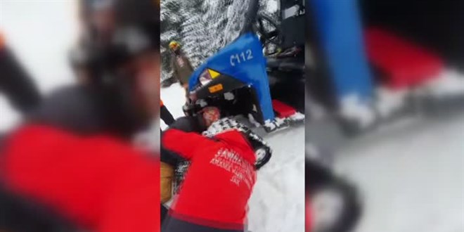 Kartalkaya'da pistten çıkarak kaybolan 5 kişi JAK timi tarafından kurtarıldı