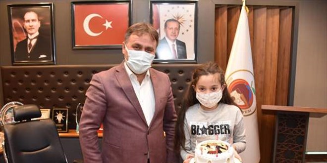 Belediye Başkanından, şehit kızına makamda doğum günü