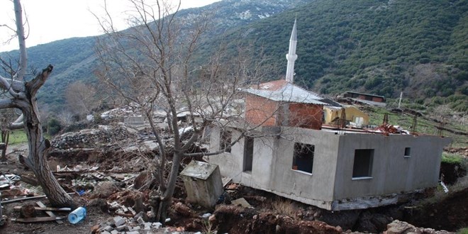 İzmir Valiliğinden heyelan bölgesi açıklaması