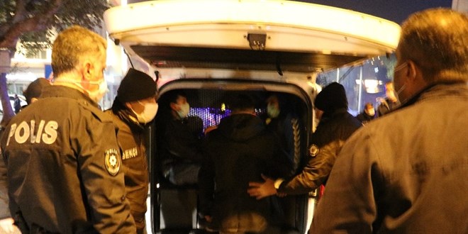 Sokağa çıkma kısıtlamasını ihlal etti, polise tehditler savurdu
