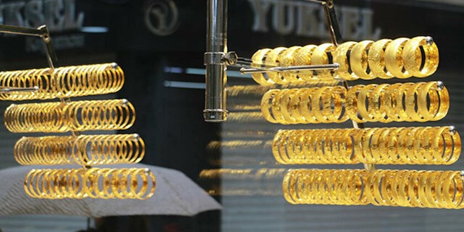 Altın fiyatları düşmeye devam ediyor