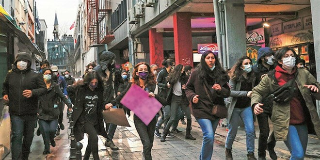Protestolarda öğrenciden çok terörist var