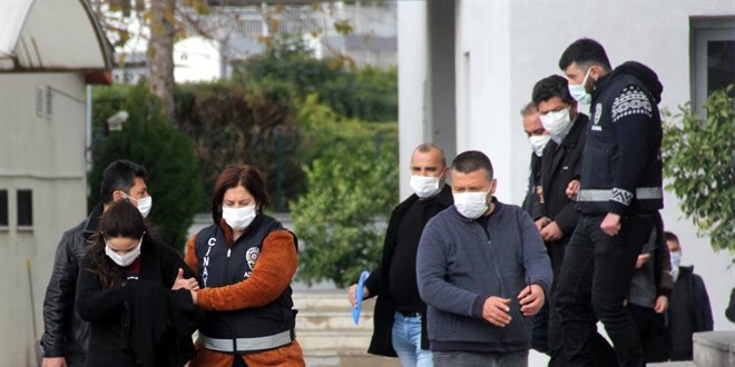 Öğretmenle müdür yardımcısının yasak aşkı iki kişiye mezar oldu