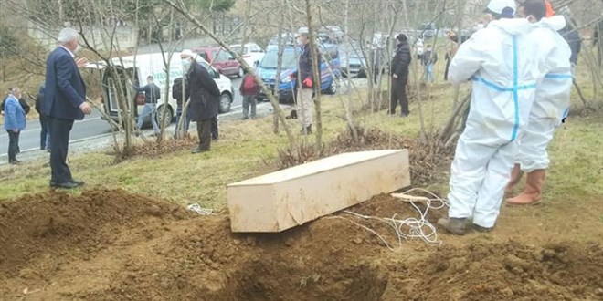 Cenazeler karıştı; Koronadan ölen kişiyi görenler karantinaya alındı