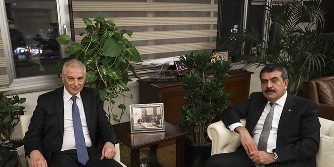 Eski Müsteşar Yusuf Tekin 2,5 yıl sonra MEB binasında