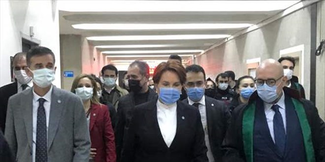 Akşener, Antalya'da yargılandığı dava kapsamında talimatla ifade verdi