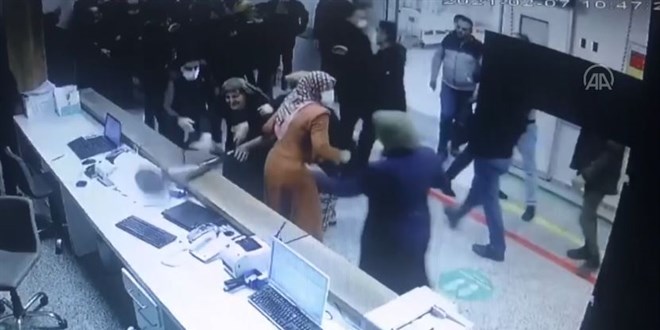 Gaziantep'te sağlık çalışanlarına saldırı: 3 personel yaralı