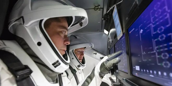 SpaceX aracı ile uzaya fırlatılan astronotlar 'uzayda kalma' rekoru kırdı