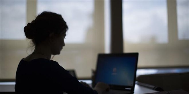 İnternet suçları arasında ilk sırada müstehcenlik var