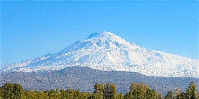 Ağrı Dağı'nda kayak planlanıyor