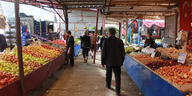 Pazarda fiyatlar yüksek, işler durgun