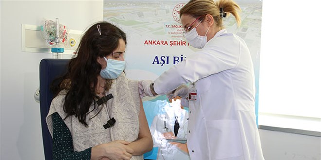 33 haftalık hamile sağlık çalışanı Covid-19 aşısı oldu