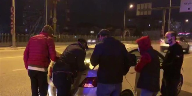 Sıkıştırdıkları araç sivil polis aracı çıktı