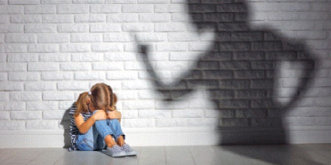 Otoriter ebeveyn tutumları çocukta özgüven problemi oluşturuyor