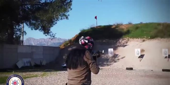 Antalya Emniyetinden paylaşılan 'atış eğitimi klibi' beğeni topladı