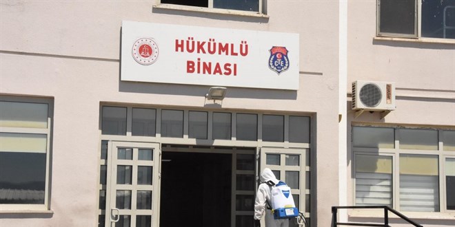 Tutuklu ve hükümlülere Kovid-19 aşısı yapılmaya başlandı