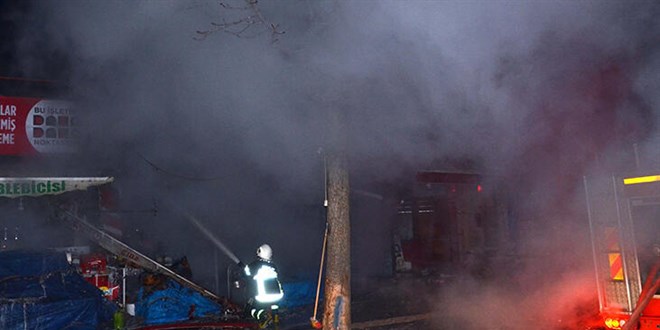 Tokat'ta yangın: 7 iş yeri zarar gördü