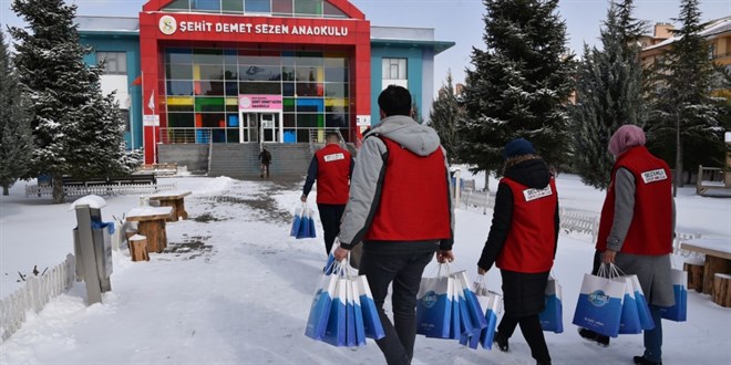 Valilik, korona gerekçesiyle yasaklamıştı, belediye çocuklar için 'Şivlilik'i unutmadı