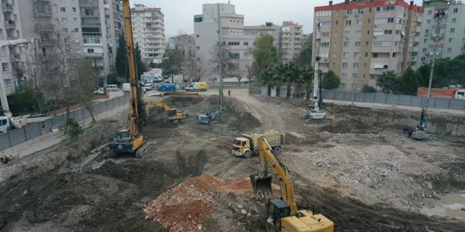 İzmir'de depremin yıktığı bölgede binaların yapımına başlanıyor