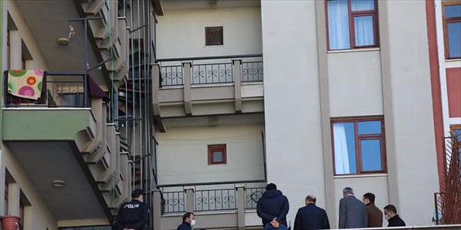 Sevgi evinin balkonundan düşen 15 yaşındaki kız hayatını kaybetti