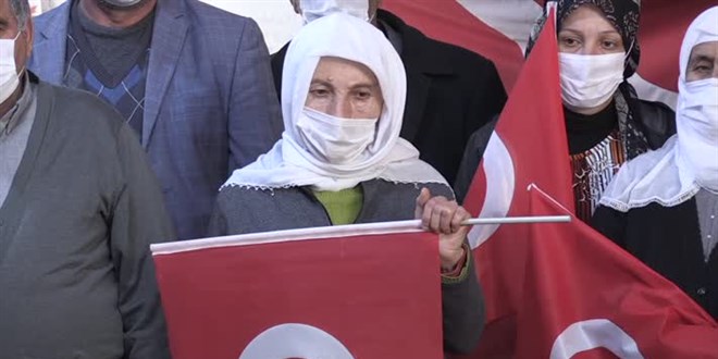 Diyarbakır anneleri Cumhurbaşkanı Erdoğan'ın doğum gününü kutladı