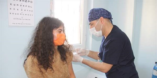 Bir ilde daha köy öğretmenleri aşılanmaya başlandı