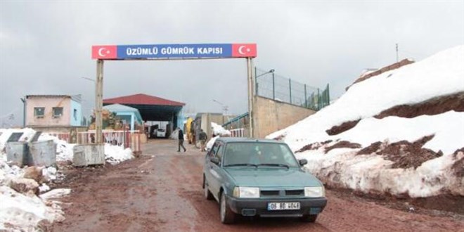 Hakkari'deki Üzümlü Sınır Kapısı yeniden açıldı