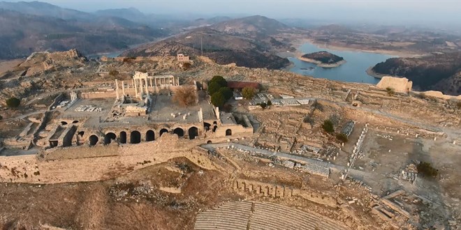 Zeus Suna'nn Bergama'ya iadesi iin ilk adm atld