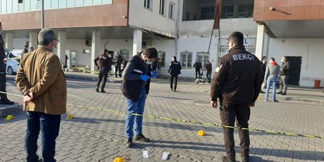 Hastane otoparkında silahlı kavga: İki güvenlik görevlisi yaralı