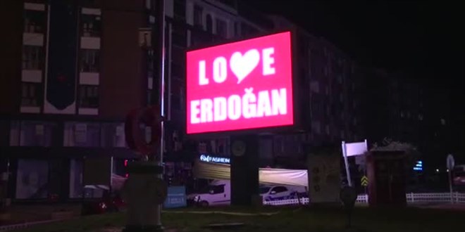 Gaziosmanpaa'da 'Love Erdoan' grseli LED ekranlara yanstld