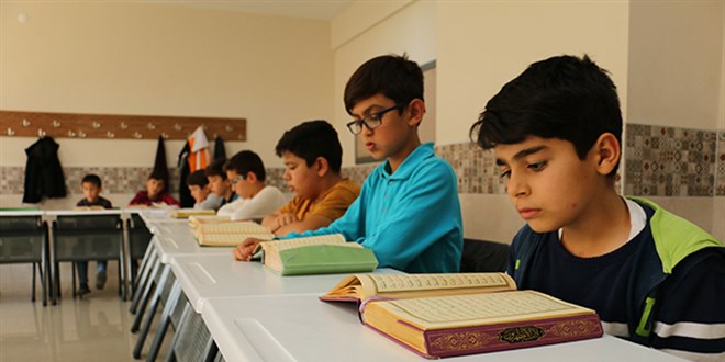 2021'de 1989 hafız öğrenci ile eğitim öğretim devam ediyor