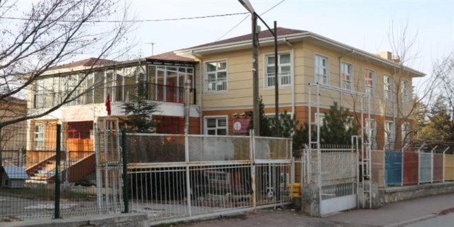 Öğretmenlerde koronavirüs çıktı, eğitime ara verildi