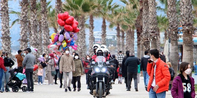 Antalya'da korona tablosunda 19 ilçeden 7'si kırmızı