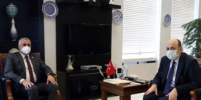 YÖK Başkanı, KKTC Milli Eğitim ve Kültür Bakanıyla görüştü