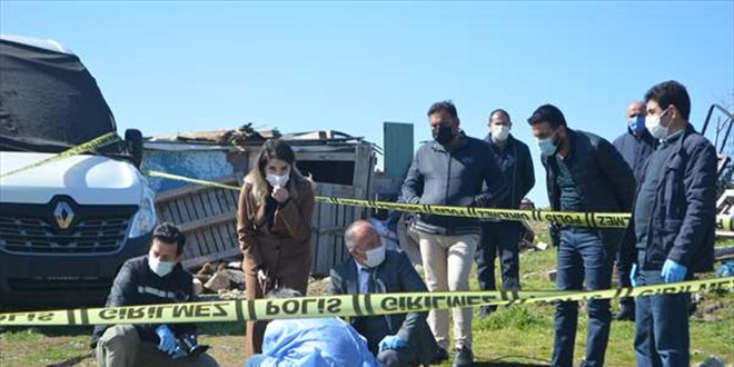 Balkesir'de bir arazide poet ierisinde bebek cesedi bulundu