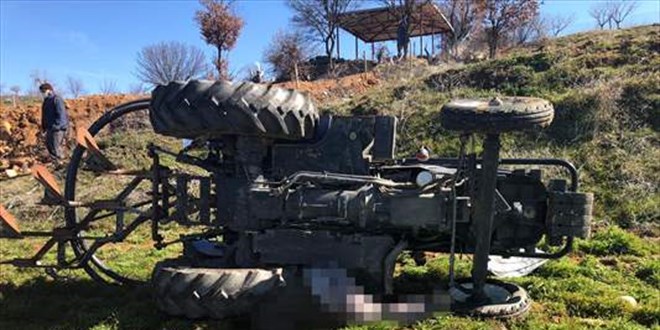 Aydın'da devrilen traktörün sürücüsü öldü, eşi yaralandı
