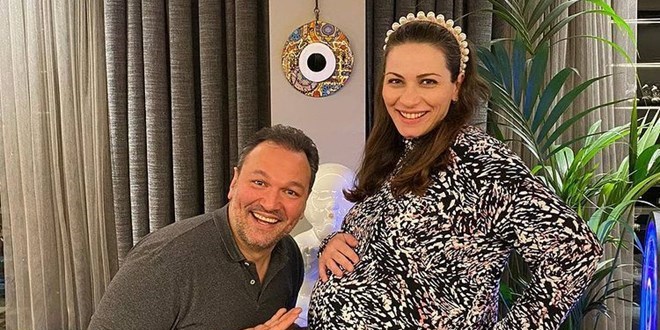 Ezo Sunal ve Ali Sunal koronavirüse yakalandı