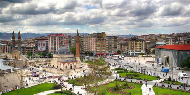 Sivas'ın bir ilçesinde yüz yüze eğitime bir hafta ara verildi