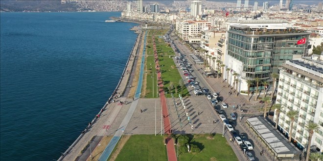 İzmir'de Kovid-19 ile mücadelede yeni kararlar alındı