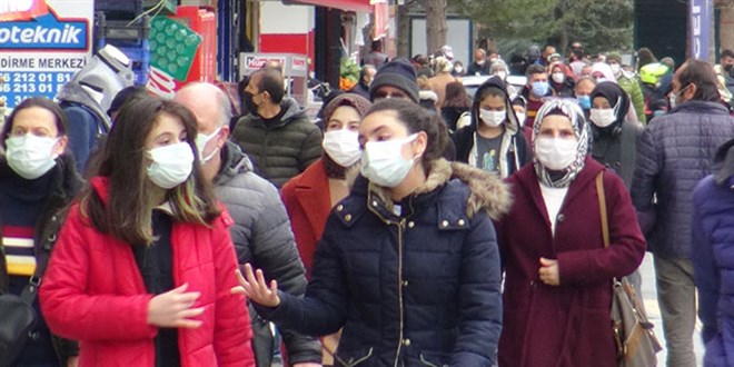 Uzmanından 'ıslak maske' uyarısı: Hemen değiştirilmeli