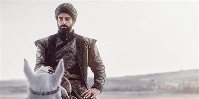 Kenan İmirzalıoğlu kendine tarih hocası arıyor