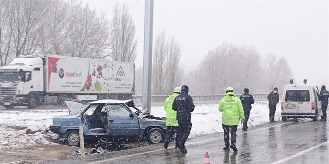 lkokul retmelerinin bulunduu ara kaza yapt