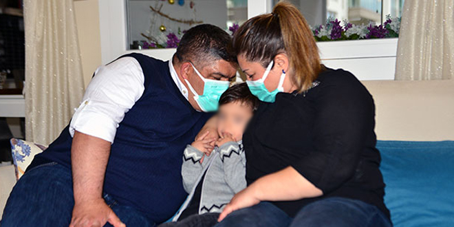 Evlat edinen çift, biyolojik baba ortaya çıkınca yıkıldı
