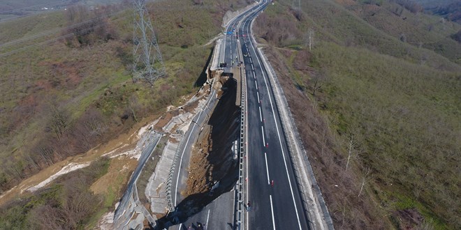Çöken Karadeniz bağlantı yolu için servis yolu yapılacak