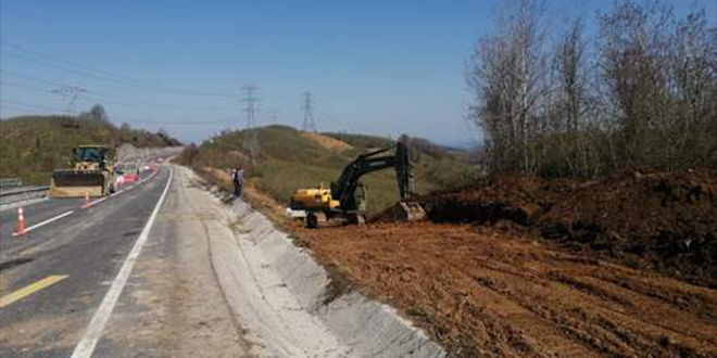 Çökme meydana gelen Batı Karadeniz bağlantı yoluna alternatif servis yolu çalışmaları başladı