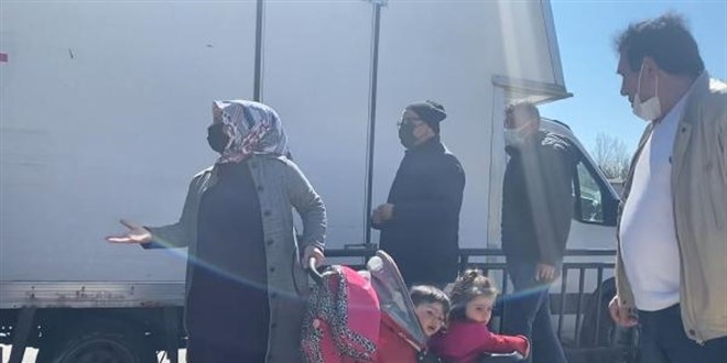Kısıtlamada parka gitti, polisten kaçarken çocuğunu kaybetti!