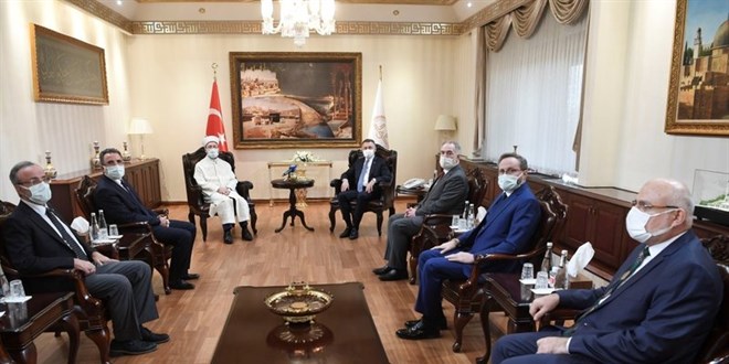Fuat Oktay, Diyanet İşleri Başkanı Erbaş'ı ziyaret etti