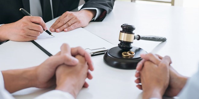 Yargıtay kararı: Cimri koca tazminat ödeyecek