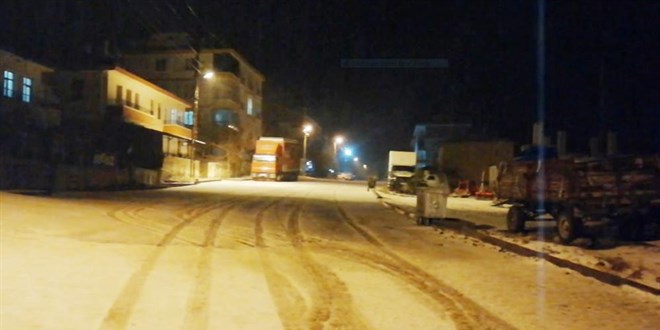 Güzelyurt'u kar yağışı beyaza bürüdü