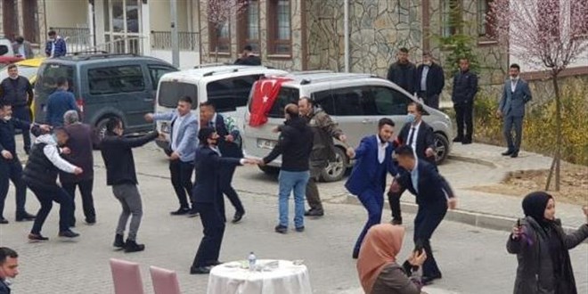 İzinli kına eğlencesinde sosyal mesafe ve maske kuralları ihlal edildi